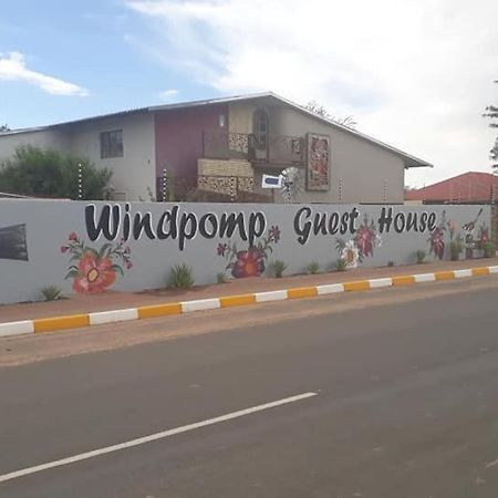 Die Windpomp Guesthouse Gobabis Buitenkant foto