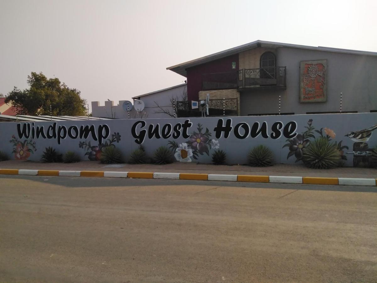 Die Windpomp Guesthouse Gobabis Buitenkant foto