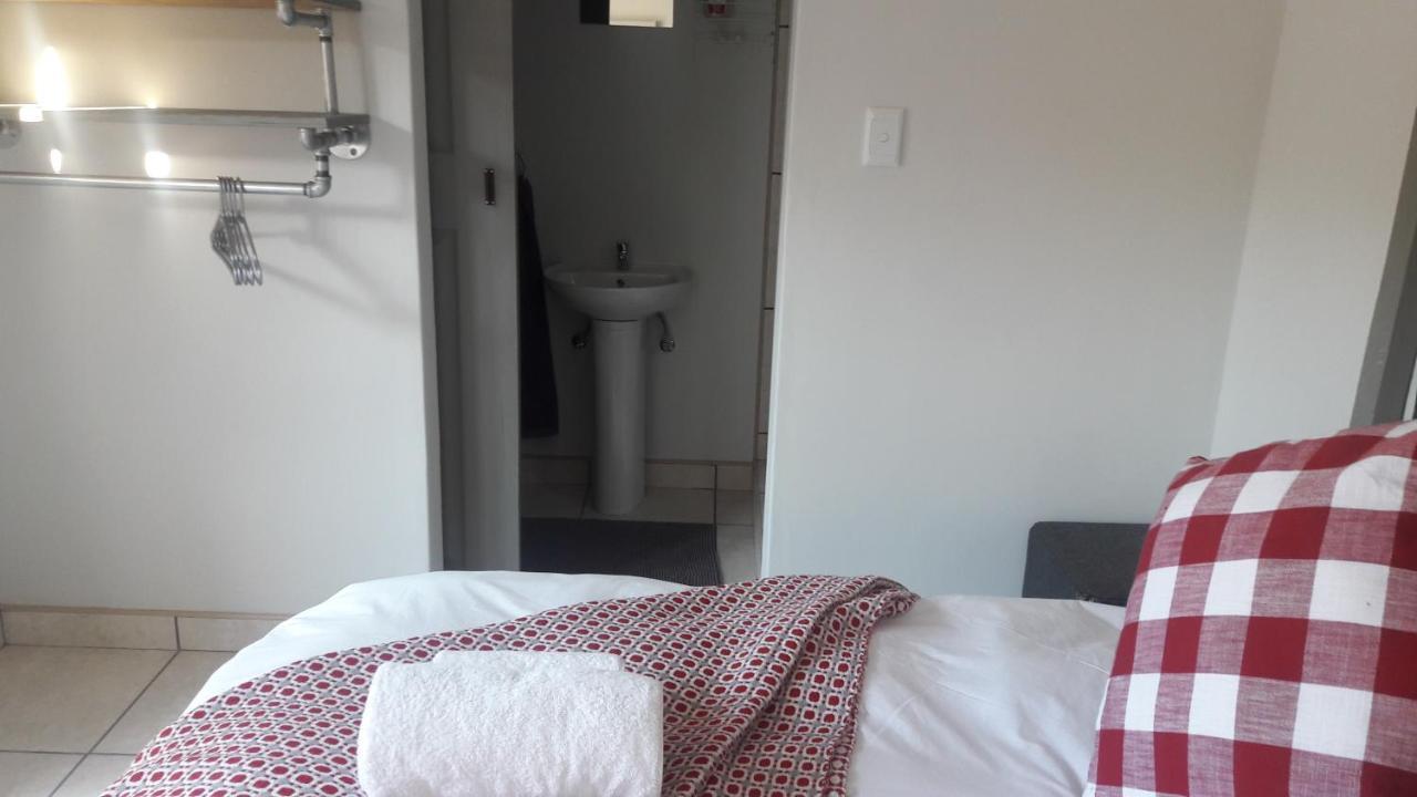 Die Windpomp Guesthouse Gobabis Buitenkant foto