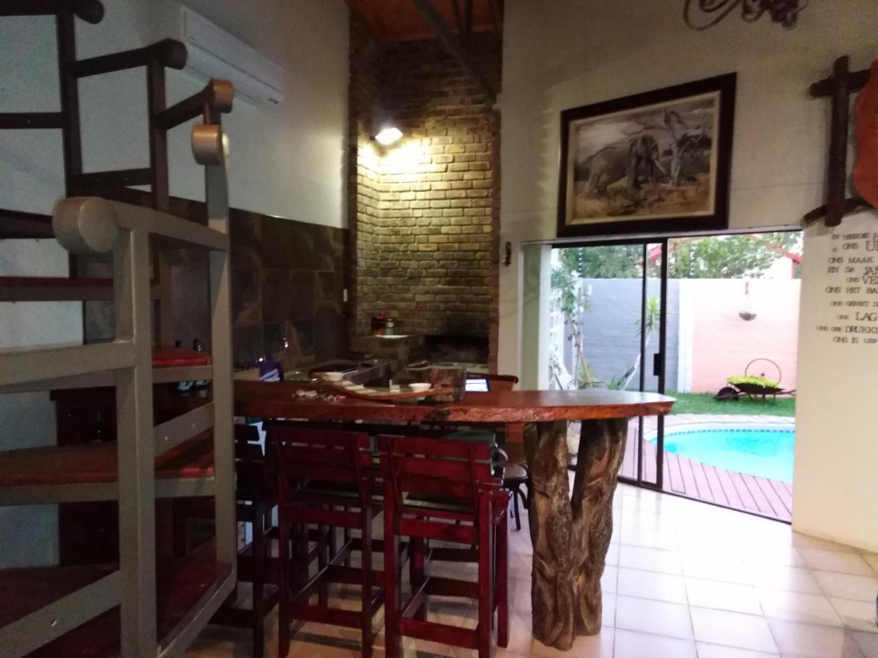 Die Windpomp Guesthouse Gobabis Buitenkant foto